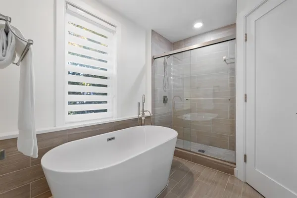 $1,990,000 | 303 Russett Road, Chestnut Hill, MA 02467
