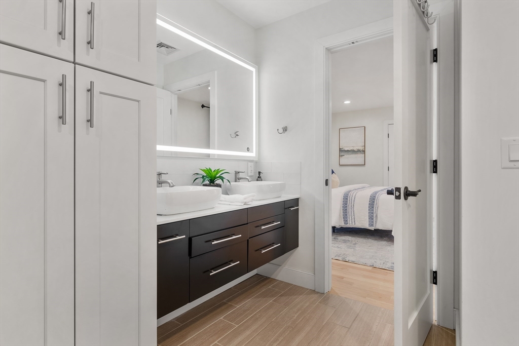 303 Russett Road Chestnut Hill, MA 02467 - Photo 25 of 36