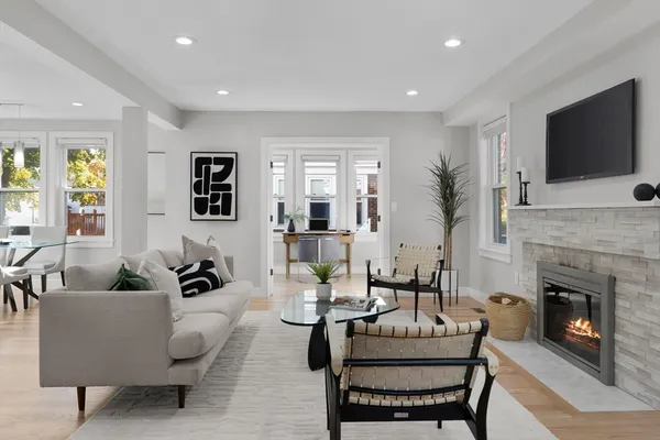 $1,990,000 | 303 Russett Road, Chestnut Hill, MA 02467