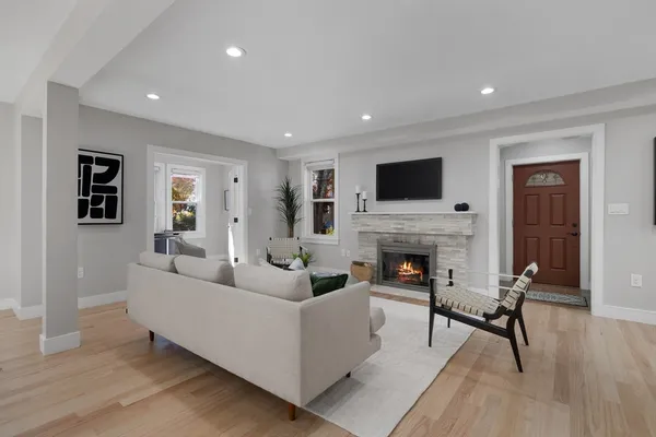 $1,990,000 | 303 Russett Road, Chestnut Hill, MA 02467