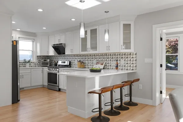 $1,990,000 | 303 Russett Road, Chestnut Hill, MA 02467