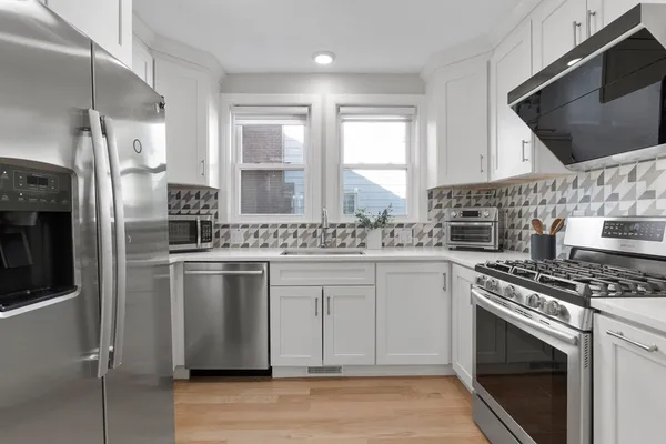 $1,990,000 | 303 Russett Road, Chestnut Hill, MA 02467