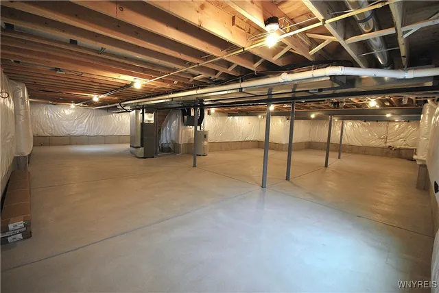 $734,900 | 6313 Webster Road, Orchard Park, NY 14127