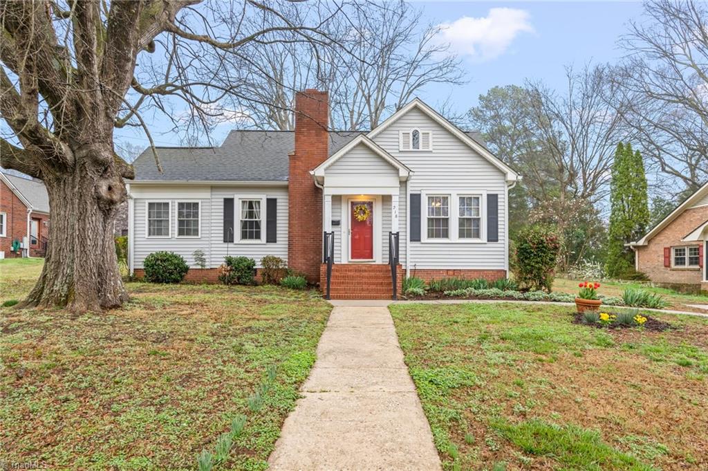 218 Queen Anne Road Salisbury, NC 28144 - Photo 1 of 40 Gallery Image 1