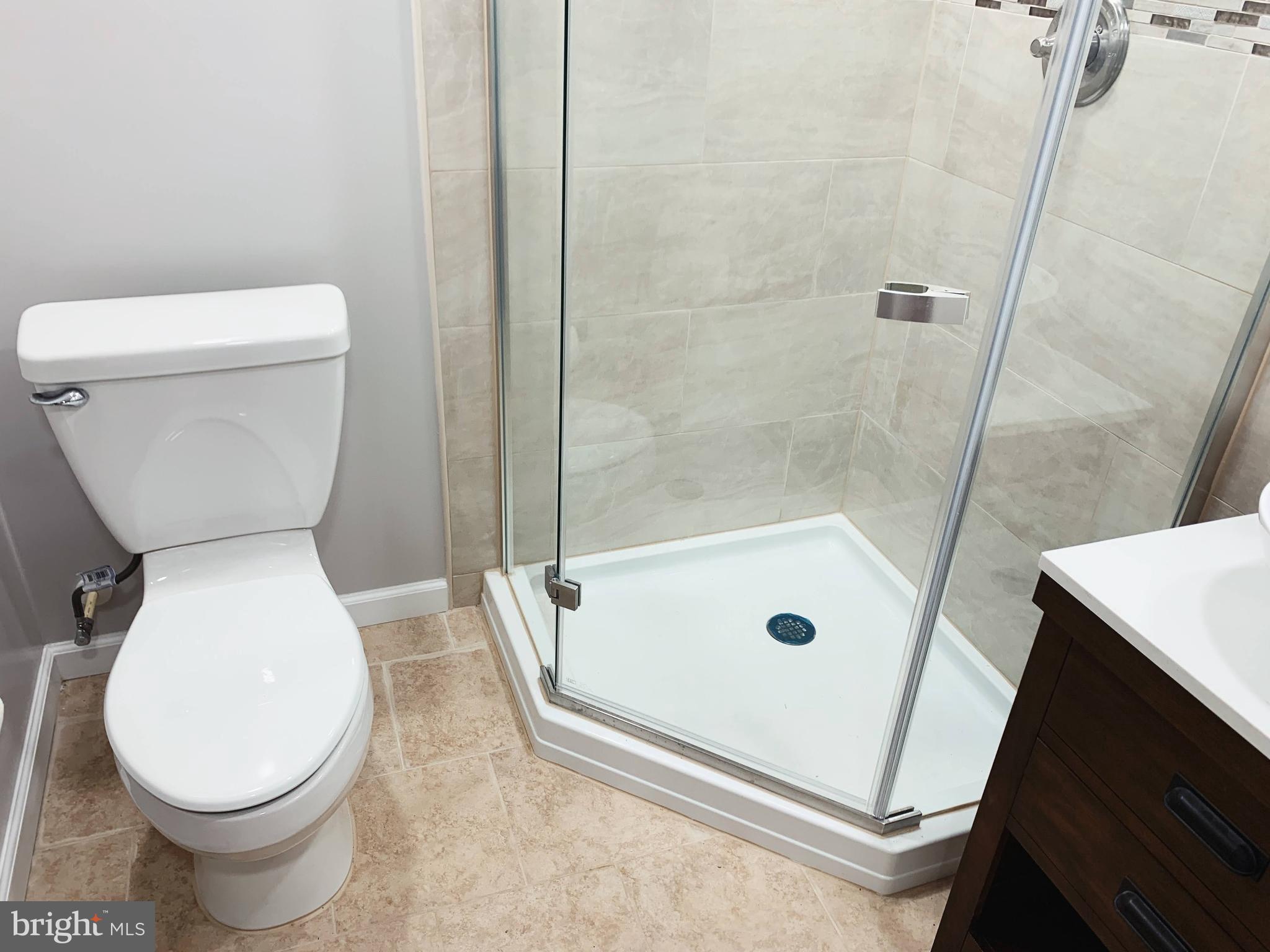 323 Southeastern Terrace Baltimore, MD 21221 - Photo 11 of 42 Gallery Image 11