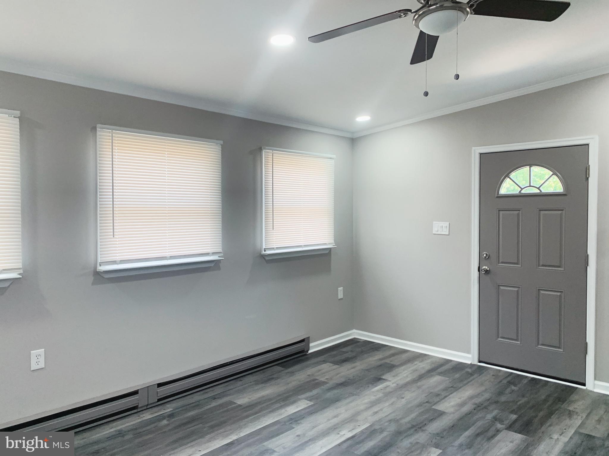323 Southeastern Terrace Baltimore, MD 21221 - Photo 4 of 42 Gallery Image 4