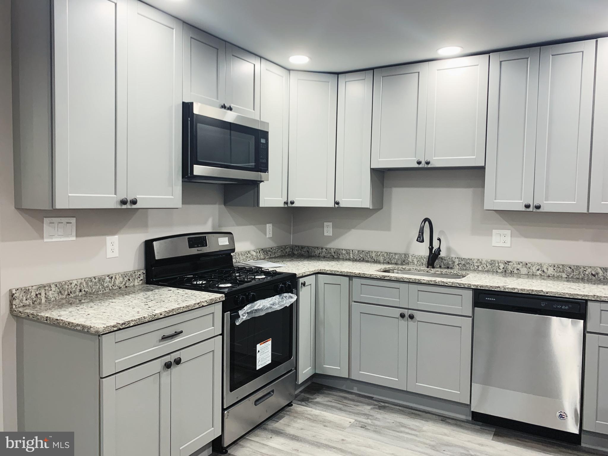 323 Southeastern Terrace Baltimore, MD 21221 - Photo 7 of 42 Gallery Image 7