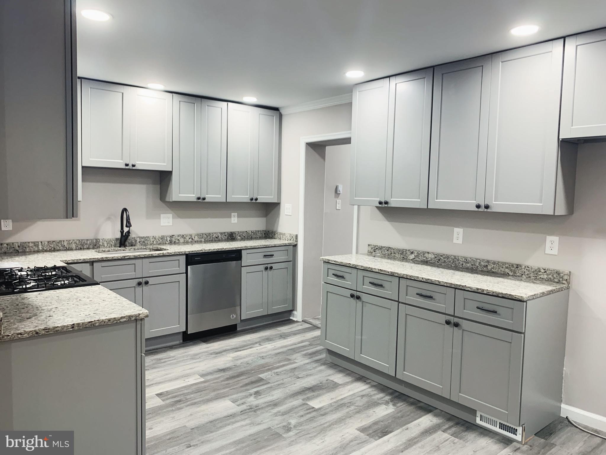 323 Southeastern Terrace Baltimore, MD 21221 - Photo 9 of 42 Gallery Image 9