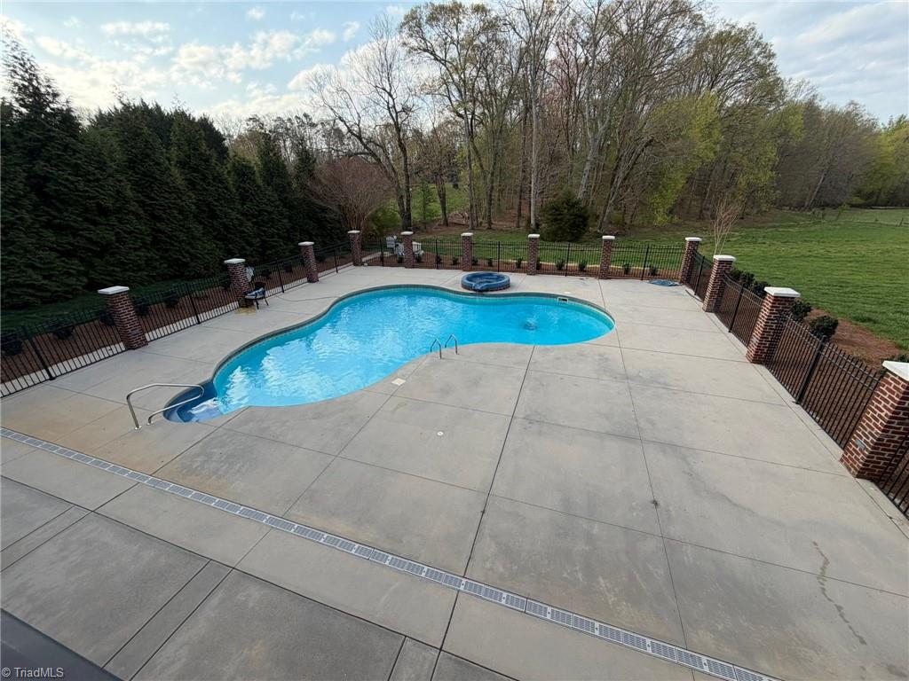 126 Windermere Way King, NC 27021 - Photo 4 of 25