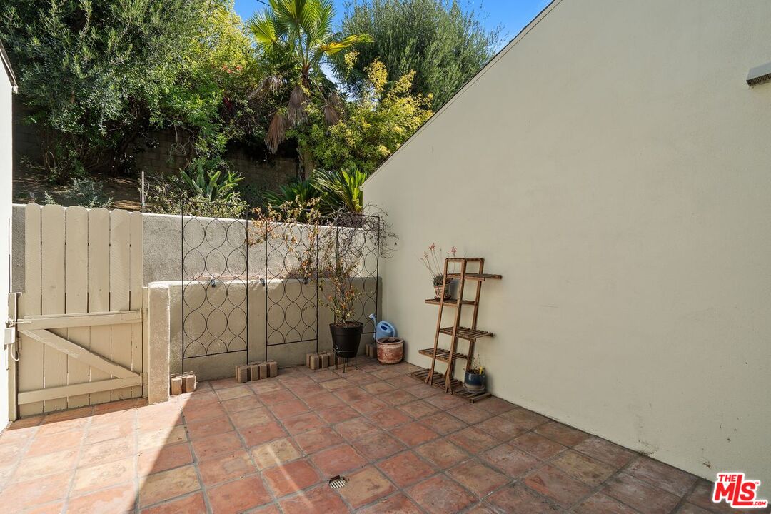 3023 Berkeley Avenue, Unit 8 Los Angeles, CA 90026 - Photo 19 of 38