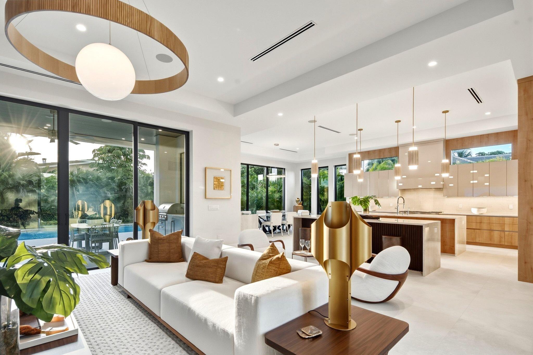 399 Northeast Spanish Court Boca Raton, FL 33432 - Photo 16 of 42 Living Room