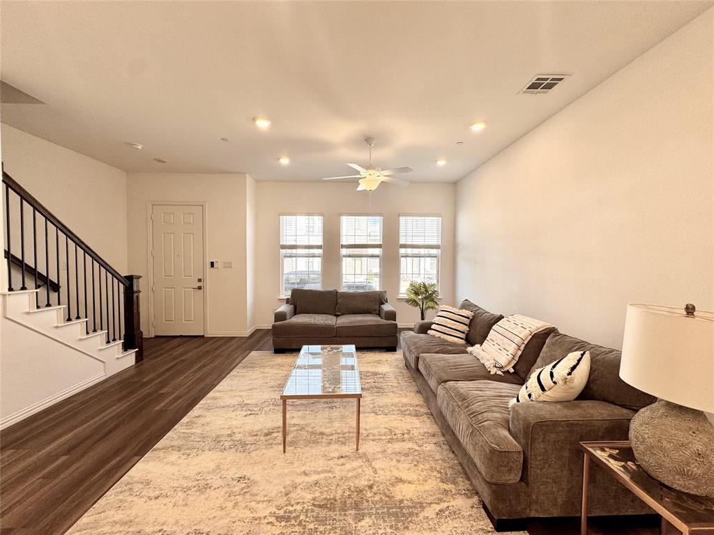 1065 Keene Rdg Drive Allen, TX 75013 - Photo 3 of 11