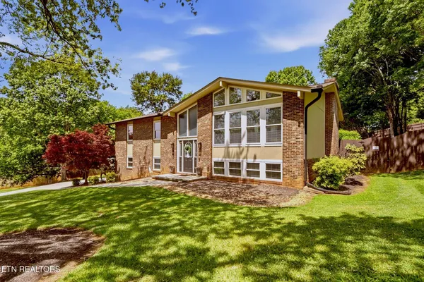 $579,000 | 9957 Tierra Verde Drive, Knoxville, TN 37922