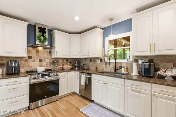 $579,000 | 9957 Tierra Verde Drive, Knoxville, TN 37922