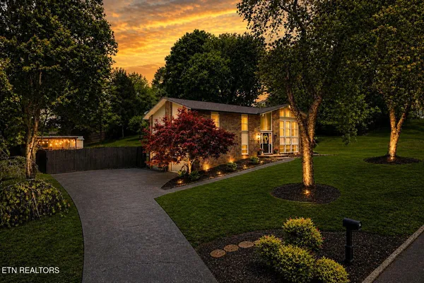 $579,000 | 9957 Tierra Verde Drive, Knoxville, TN 37922