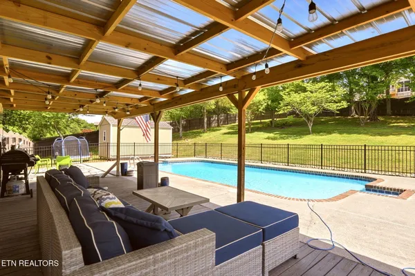 $579,000 | 9957 Tierra Verde Drive, Knoxville, TN 37922