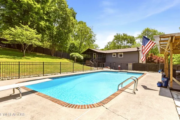 $579,000 | 9957 Tierra Verde Drive, Knoxville, TN 37922