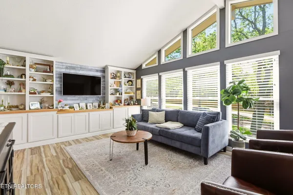 $579,000 | 9957 Tierra Verde Drive, Knoxville, TN 37922