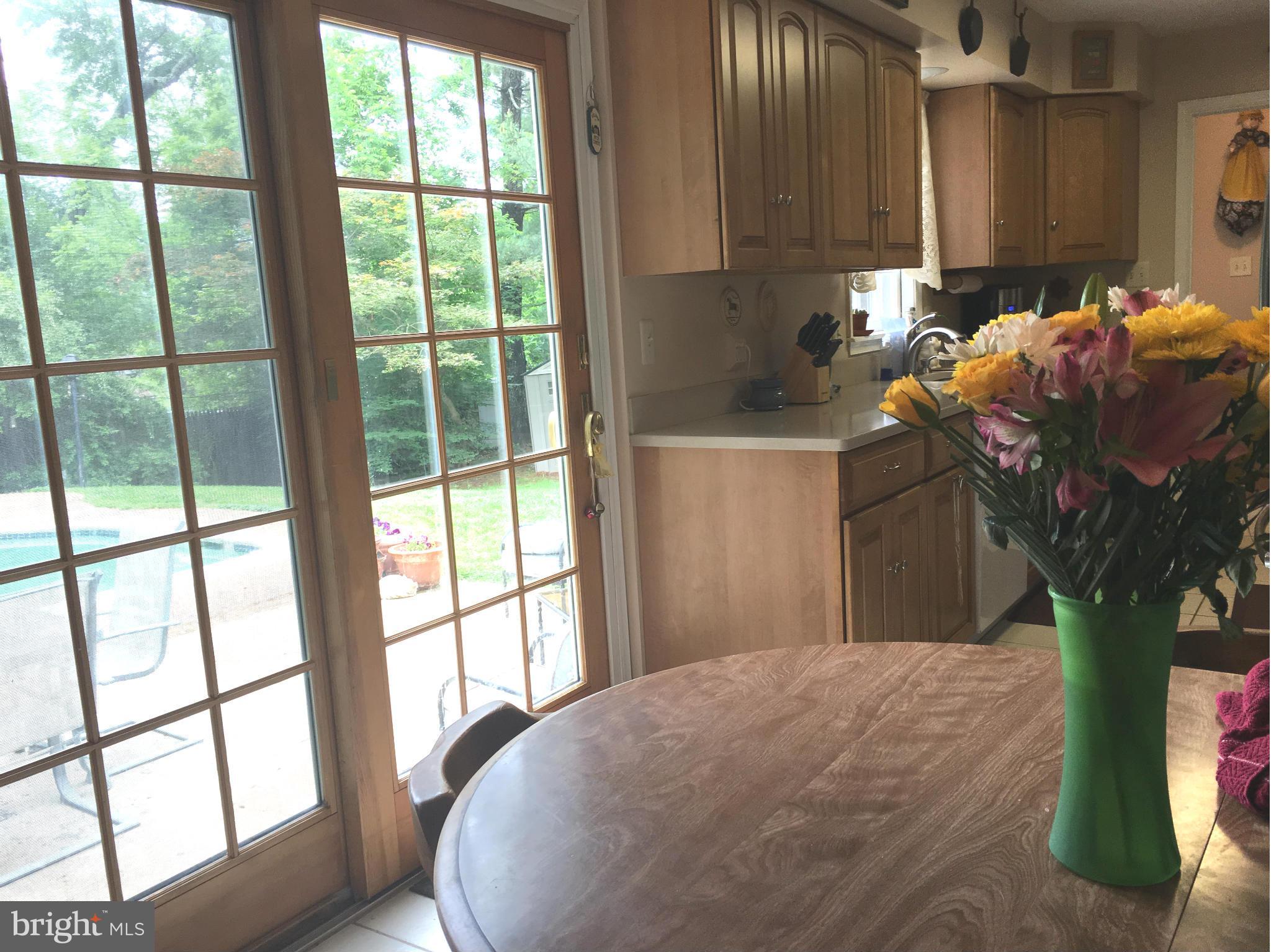 11911 Bennett Road Herndon, VA 20171 - Photo 13 of 27 Kitchen