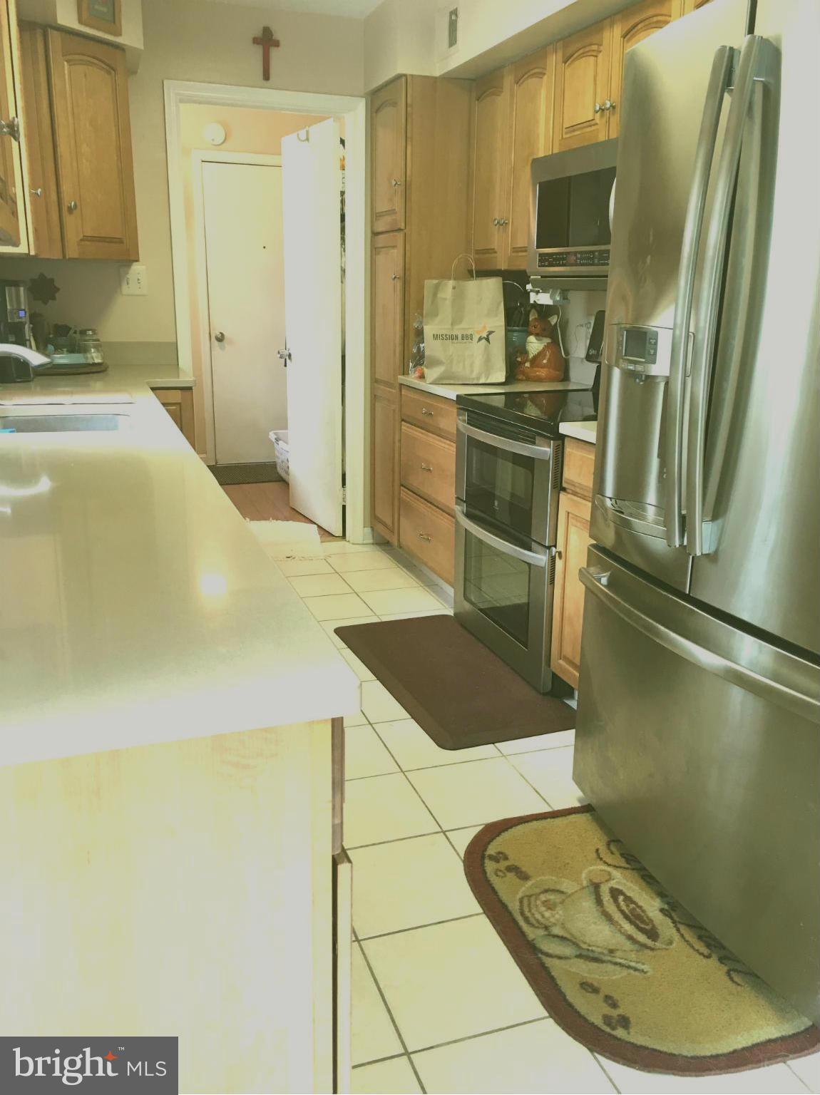 11911 Bennett Road Herndon, VA 20171 - Photo 14 of 27 Kitchen