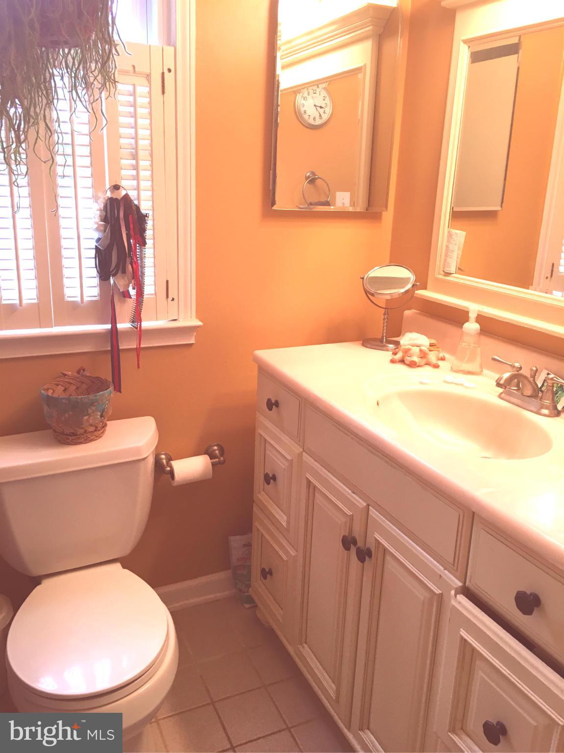 11911 Bennett Road Herndon, VA 20171 - Photo 19 of 27 Bath