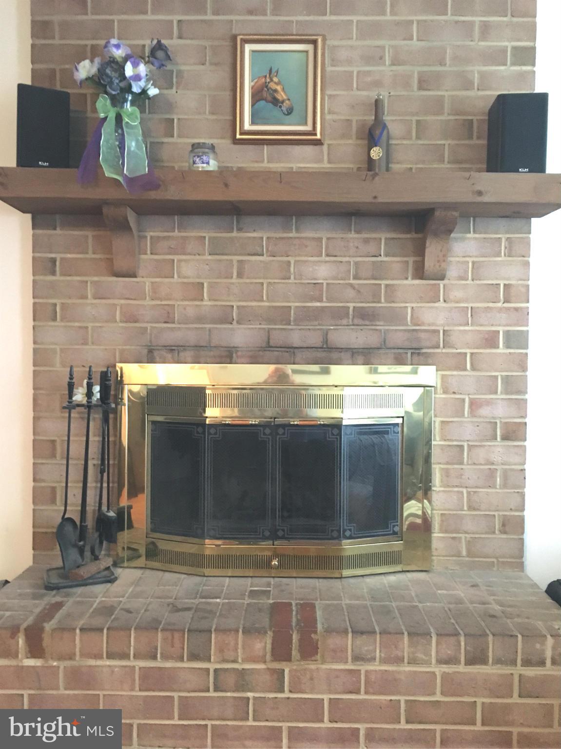 11911 Bennett Road Herndon, VA 20171 - Photo 5 of 27 Family Room