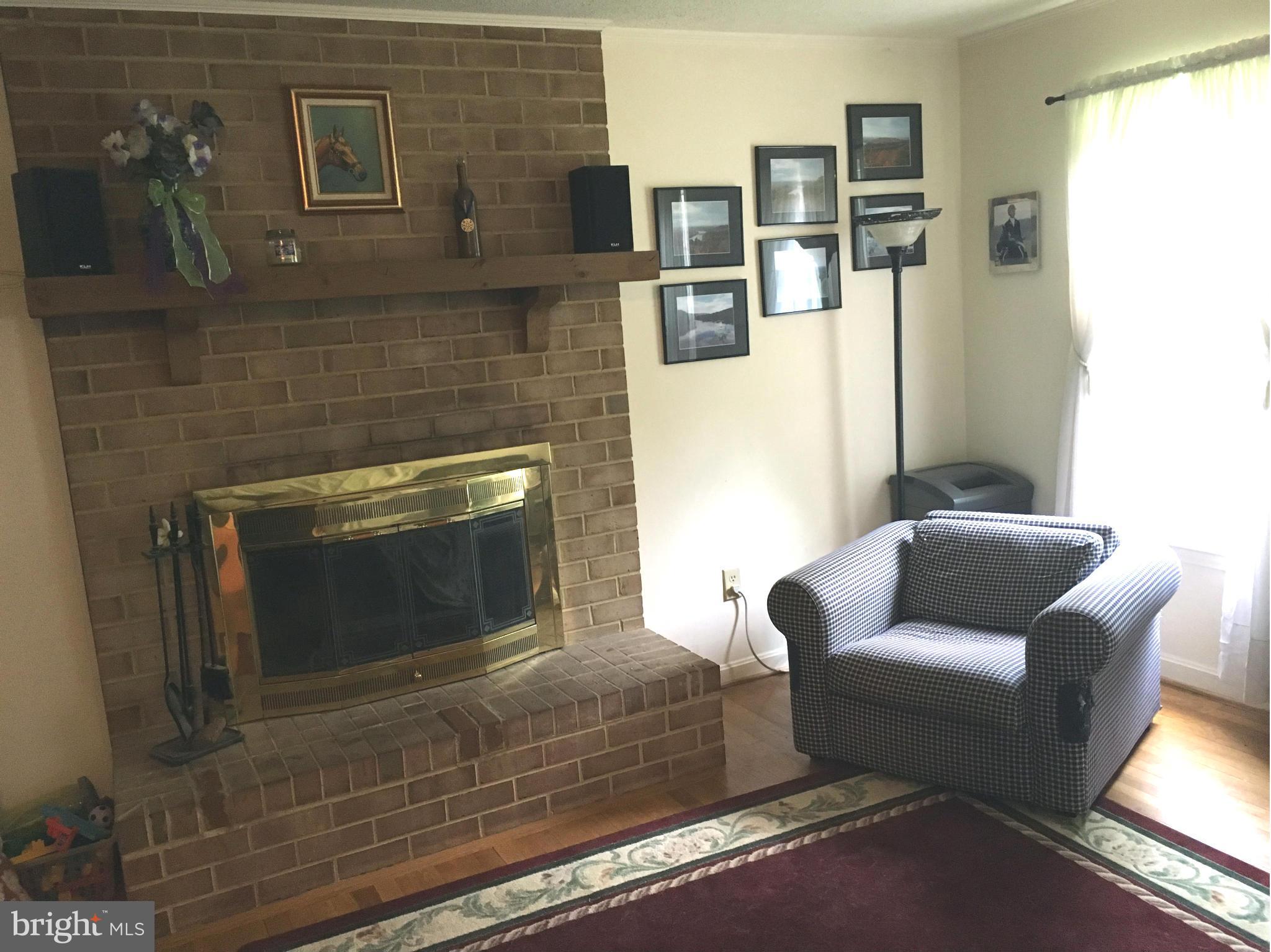 11911 Bennett Road Herndon, VA 20171 - Photo 9 of 27 Interior (General)