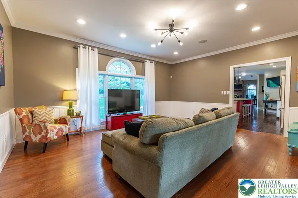 $879,900 | 4260 Farmersville Court, Easton, PA 18045