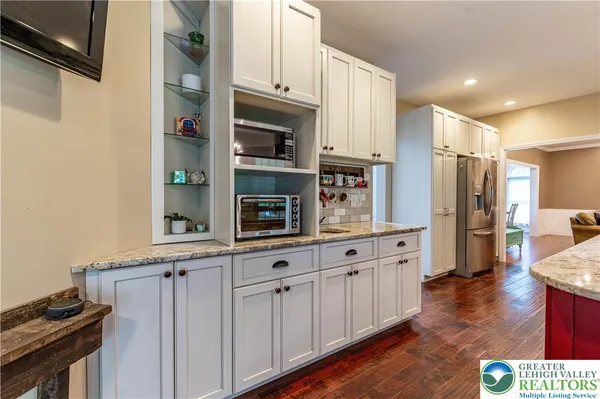 $879,900 | 4260 Farmersville Court, Easton, PA 18045