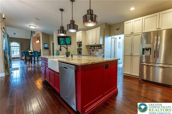 $879,900 | 4260 Farmersville Court, Easton, PA 18045