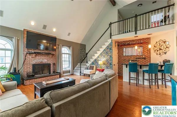 $879,900 | 4260 Farmersville Court, Easton, PA 18045