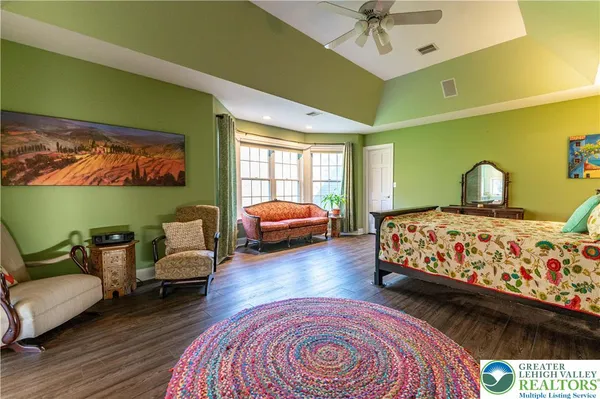 $879,900 | 4260 Farmersville Court, Easton, PA 18045