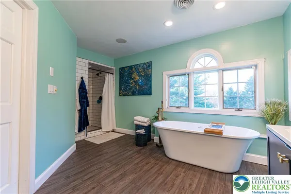 $879,900 | 4260 Farmersville Court, Easton, PA 18045