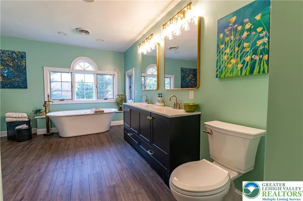 $879,900 | 4260 Farmersville Court, Easton, PA 18045