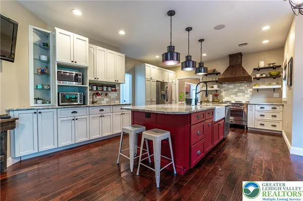 $879,900 | 4260 Farmersville Court, Easton, PA 18045