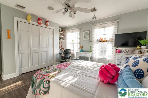 $879,900 | 4260 Farmersville Court, Easton, PA 18045