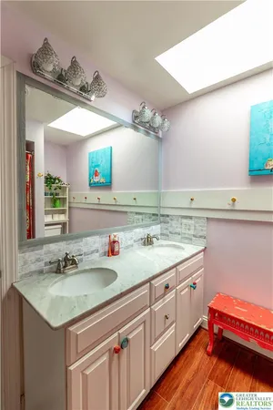 $879,900 | 4260 Farmersville Court, Easton, PA 18045