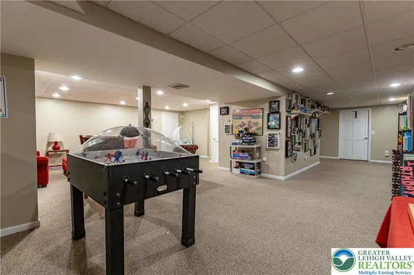 $879,900 | 4260 Farmersville Court, Easton, PA 18045