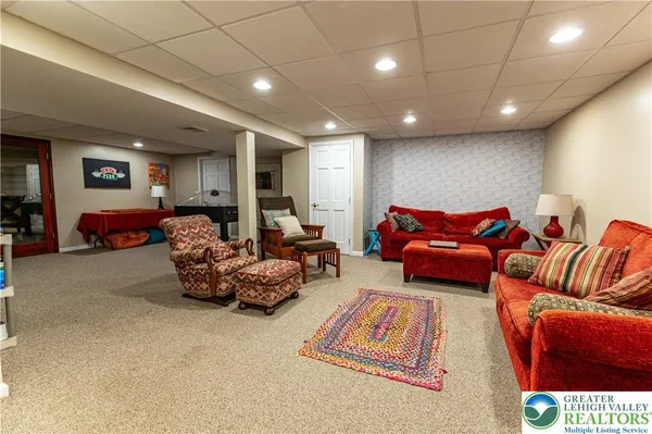 $879,900 | 4260 Farmersville Court, Easton, PA 18045