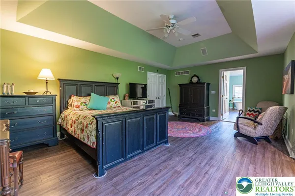 $879,900 | 4260 Farmersville Court, Easton, PA 18045