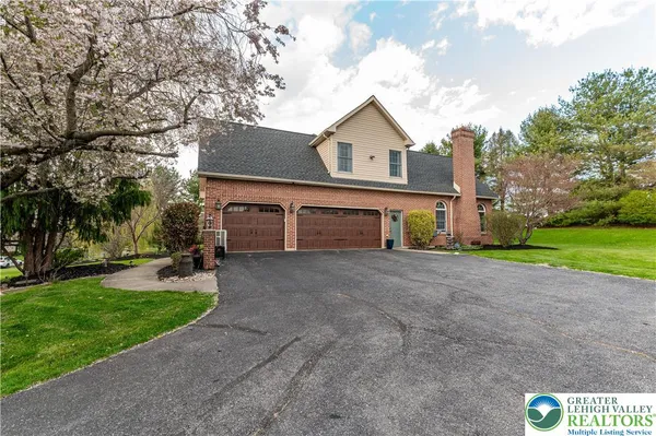 $879,900 | 4260 Farmersville Court, Easton, PA 18045