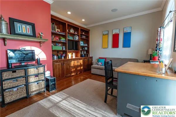 $879,900 | 4260 Farmersville Court, Easton, PA 18045