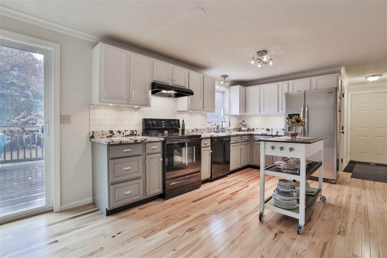52 Hillcrest Road Litchfield, NH 03052 - Photo 7 of 30
