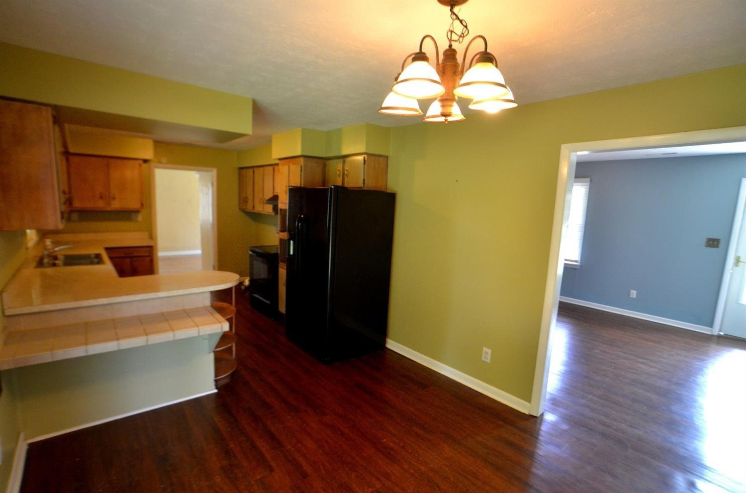 2140 Sand Hill Road Irvine, KY 40336 - Photo 9 of 29 All appliances stay!