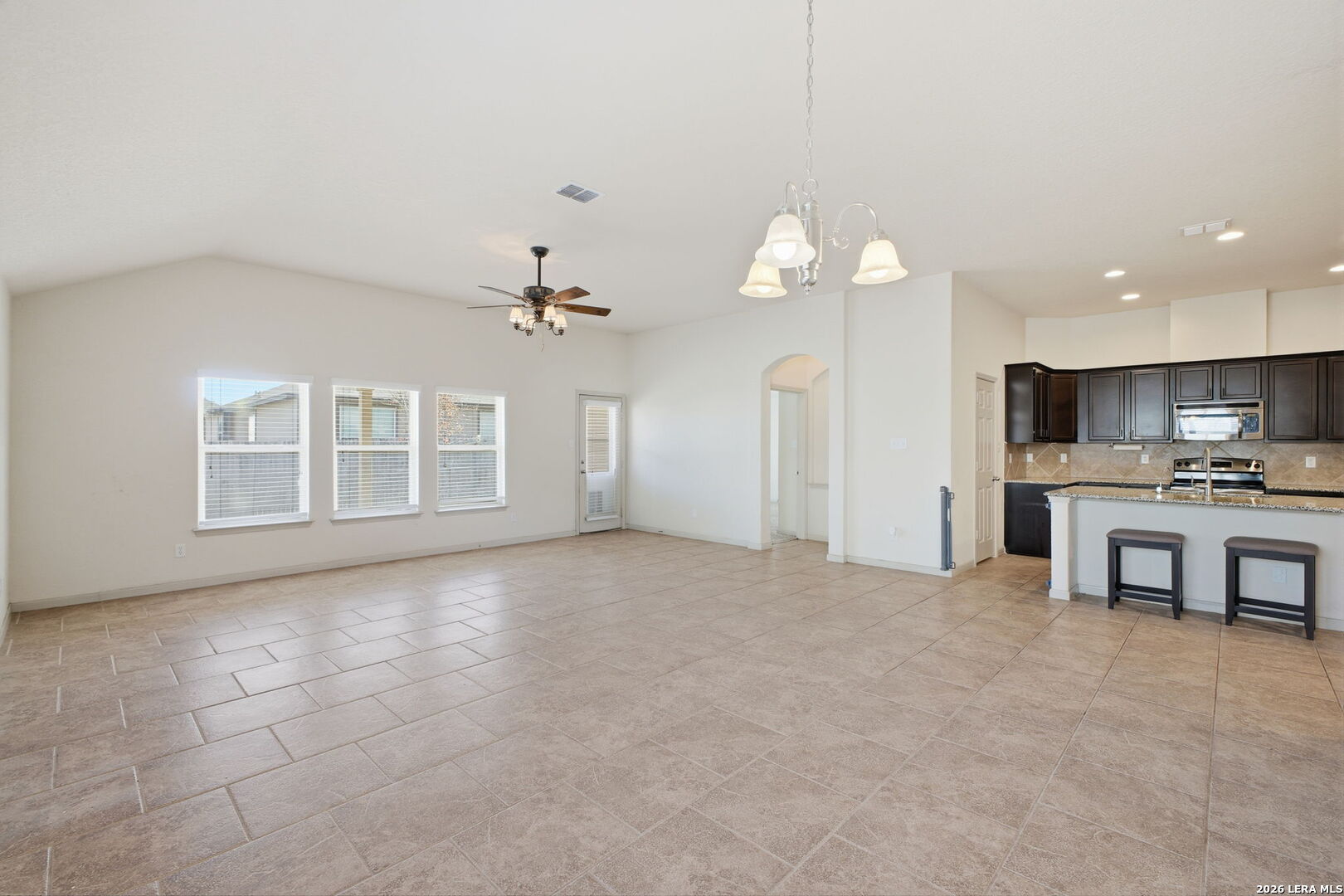 107 Ruger Path New Braunfels, TX 78130 - Photo 7 of 18