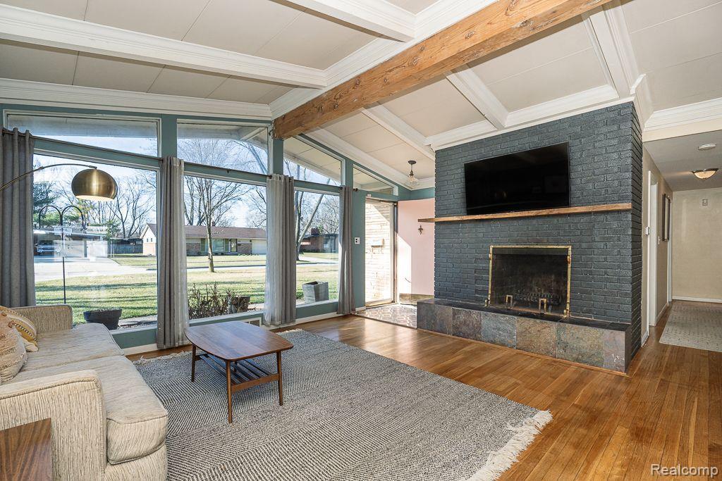 29171 Rambling Road Southfield, MI 48076 - Photo 4 of 25