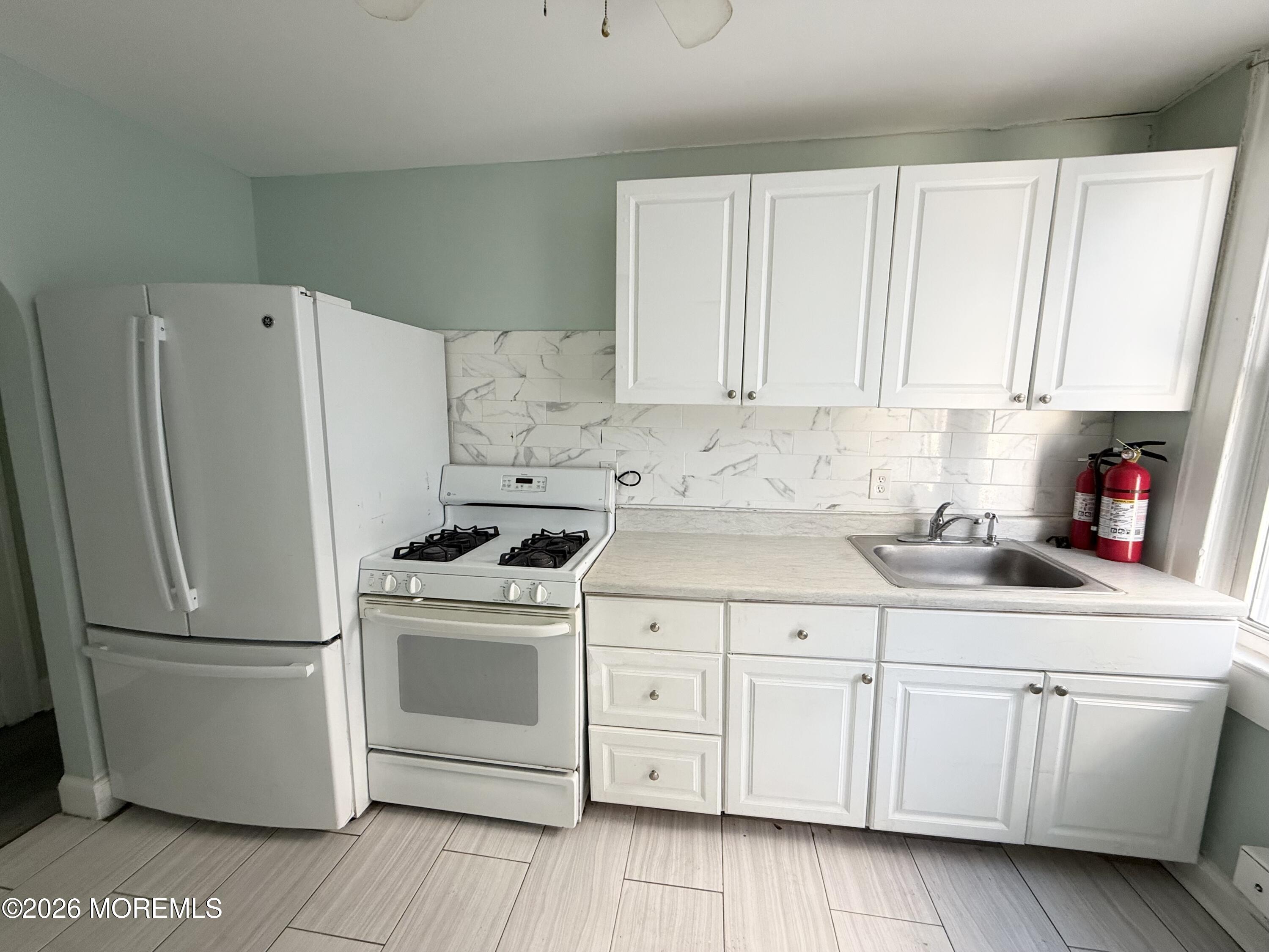 37 2nd Avenue, Unit 2 Long Branch, NJ 07740 - Photo 2 of 8 IMG_0361