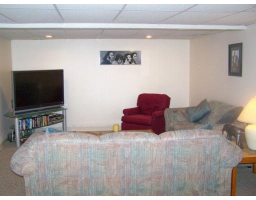 36 Chandler Road Andover, MA 01810 - Photo 14 of 21 Gallery Image 14