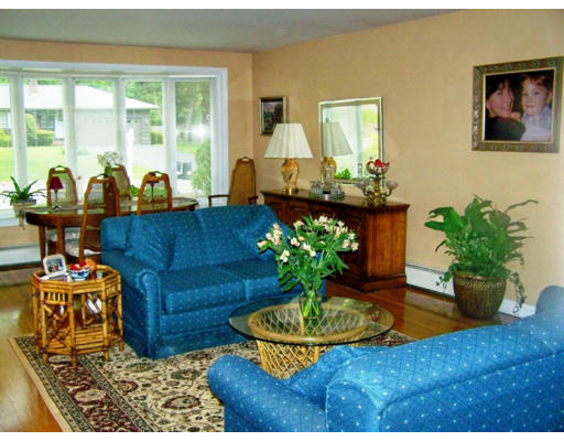 36 Chandler Road Andover, MA 01810 - Photo 6 of 21 Gallery Image 6