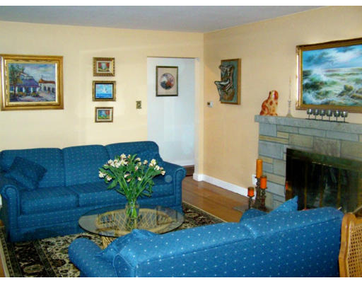 36 Chandler Road Andover, MA 01810 - Photo 7 of 21 Gallery Image 7